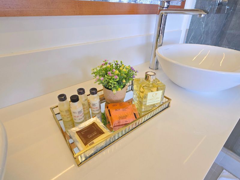 Master Suite com Banheira e vista para o mar (12)