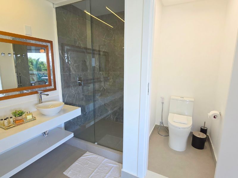 Master Suite com Banheira e vista para o mar (16)