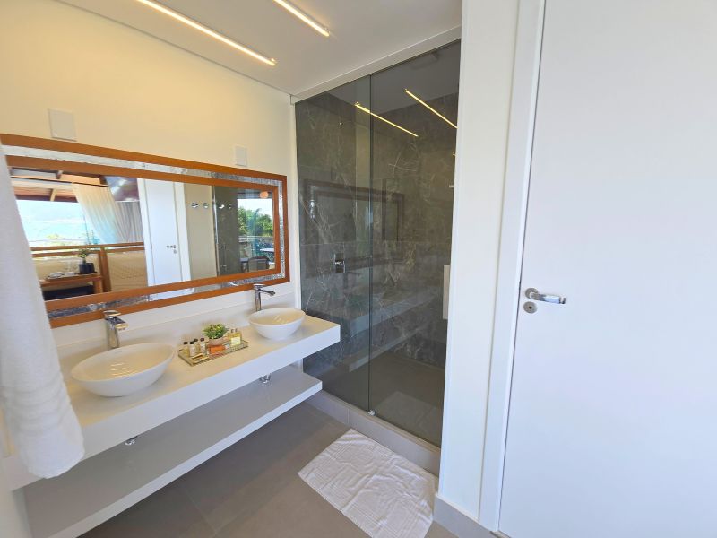 Master Suite com Banheira e vista para o mar (22)