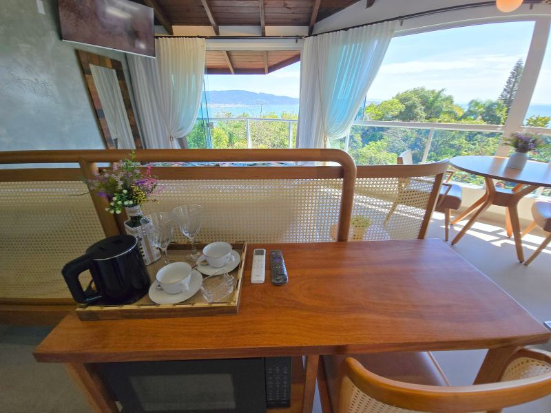 Master Suite com Banheira e vista para o mar (25)