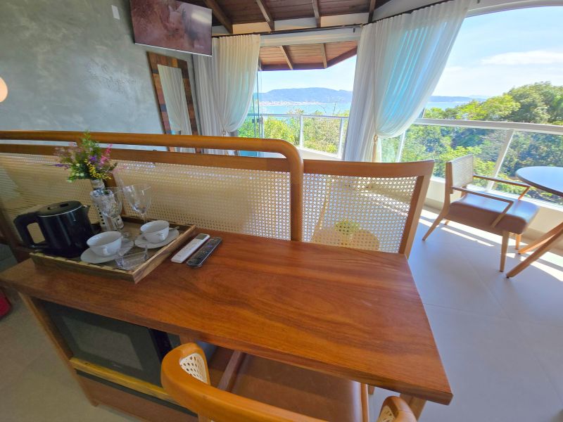 Master Suite com Banheira e vista para o mar (26)