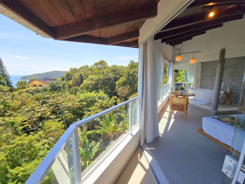 Master Suite com Banheira e vista para o mar (28)