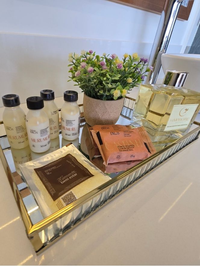 Master Suite com Banheiro e vista do mar verticais (14)