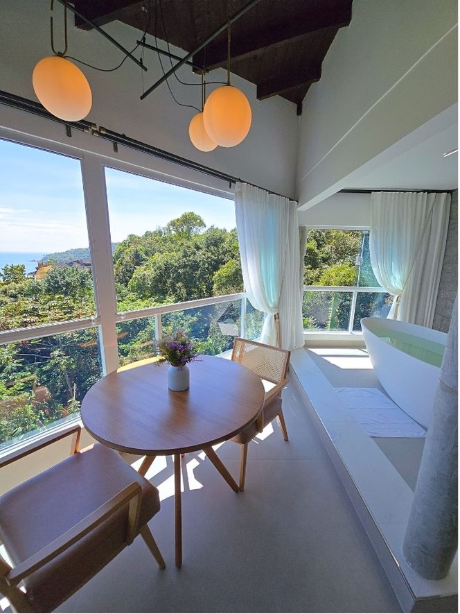 Master Suite com Banheiro e vista do mar verticais (20)