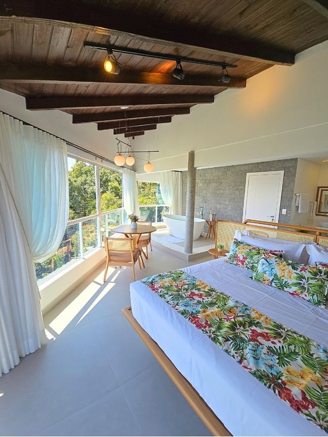 Master Suite com Banheiro e vista do mar verticais (30)